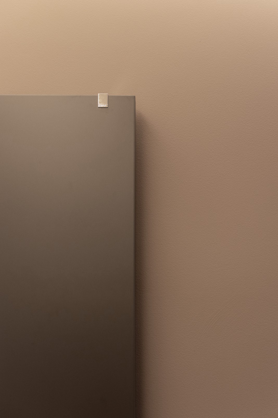 Dettaglio termoarredo Irsap Relax Renova grigio antracite